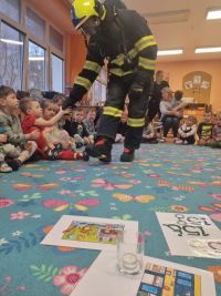 Obrazem: Když se hasiči staví za dětmi v mateřské škole