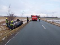 Čeká nás opět ledovka, na silnici jedna nehoda střídá druhou