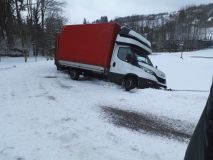 Čeká nás opět ledovka, na silnici jedna nehoda střídá druhou