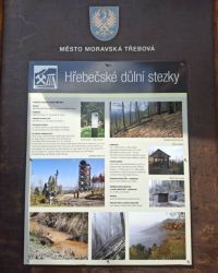 Tip na výlet:  Vyrazte po Hřebečské důlní stezce, nabídne úchvatné pohledy, výhledy, měsíční krajinu či zbarvený potok