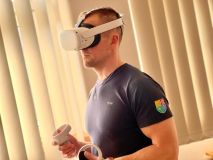 Obrazem: Virtuální realita pomůže v boji s ohněm. Pardubičtí hasiči si vyzkoušeli systém VR Flaime a hologramové brýle