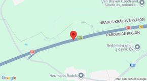 Dvě osobní auta se střetla na dálnici D 11 ve směru na Hradec Králové