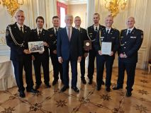 Prezident Petr Pavel ocenil hasiče, policisty a záchranáře za za mimořádně náročný zásah z loňského 5. června v Pardubicích