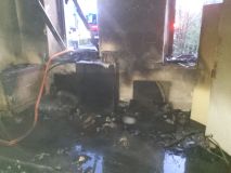 Otoman stojící poblíž akumulačních kamen se vzňal. Požár způsobil škodu ve výši 300 tisíc korun