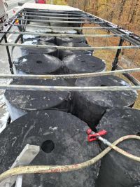 Provoz na dálnici D 11 zastavil požár kamionu. Jeho řidič byl duchapřítomný, tahač zachránil