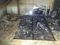 Požár komína domu ve Vápenném Podole se rozšířil i do mezistropních prostor