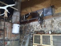 Požár komína domu ve Vápenném Podole se rozšířil i do mezistropních prostor