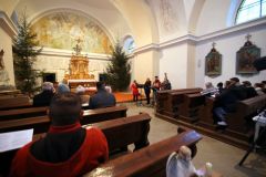 V Knapovci v Ústí nad Orlicí si lidé pěkně užili druhou adventní neděli, přišel i Mikuláš s andělem