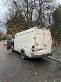 Při silniční kontrole policisté odhalila vozidlo bez VIN a hledaného převaděče