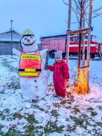 Lidé poslali hasičům spoustu fotek sněhuláků do soutěže o toho nejpovedenějšího, podívejte se