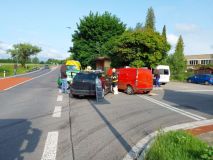 Tři vážné nehody během pondělí: Několik zraněných osob včetně dítěte, zasahoval vrtulník i posttraumatický tým