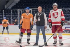 Obrazem: Sofinka získala díky hokejovému mači strážníků a hokejistů 77 tisíc korun na léčbu