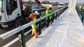 Blíží se otevření největšího českého lanového mostu, co propojí Cihelnu s Dubinou. Čertice bude u toho