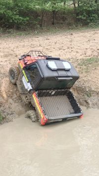 Hasiči zkoušeli v náročném terénu čtyřkolky Polaris. Získaly i cenné rady od účastníka Rallye Dakar Michala Valtra