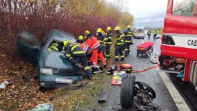 Odpolední nehoda v Mikulovicích si vyžádala pět zraněných, pro jednoho letěl vrtulník