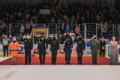 Složky IZS se sjely na zimní stadion v Pardubicích v den hokejového mače