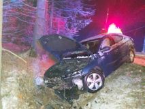 Osm dopravních nehod jen během noci. Dvě osoby se zranily