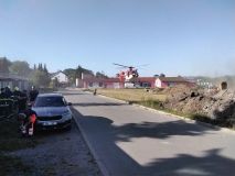 Tři střety aut a jedenkrát srážka vozu s autobusem. U dvou nehod zasahoval i vrtulník
