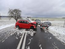 Policie hledá svědky dopravních nehod, jedna se stala na silnici I/43 a druhá v Žamberku