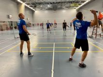 Hasiči z Česka se sjeli do sportovní haly v Pardubicích, aby se utkali v badmintonu