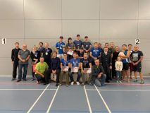 Hasiči z Česka se sjeli do sportovní haly v Pardubicích, aby se utkali v badmintonu