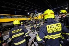 V centru Pardubic došlo k vážné nehodě dvou vlaků