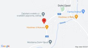 U Dolního Újezdu se střetlo osobní auto s nákladním, silnice je neprůjezdná