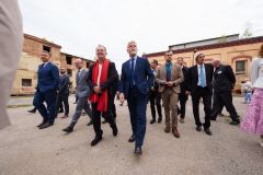 Prezident Pavel symbolickým nadhozem odstartoval nový nadační fond Homerun. Pardubický kraj navštívil i s první dámou