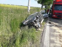 AKTUÁLNĚ: Dva lidé se zranili při nehodě. Jedno z aut přišlo o zadní část