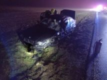 Tři auta se střetla u Jehnědí, pět osob utrpělo zranění