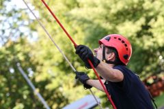 Jako pavoučci od stropu se slaňovali hasiči v Pardubicích z telekomunikační věže