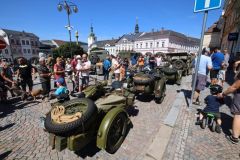 Ústí nad Orlicí zaplnila v sobotu 12. srpna historická vojenská technika. Podívejte se na její spanilou jízdu