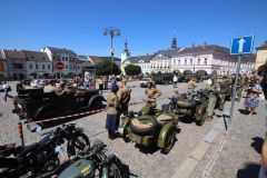 Ústí nad Orlicí zaplnila v sobotu 12. srpna historická vojenská technika. Podívejte se na její spanilou jízdu