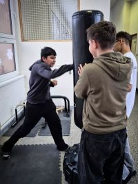 Na škole v České Třebové si děti mohou svoji energii vybít na boxovacím pytli