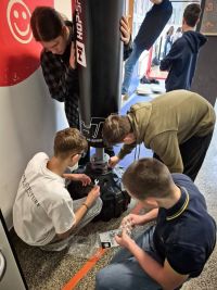 Na škole v České Třebové si děti mohou svoji energii vybít na boxovacím pytli