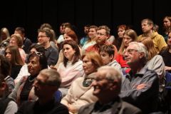 Obrazem: Festival Jeden svět odstartoval snímkem Farmář a hipster, poběží až do 1. dubna. Výtěžek z přehlídky filmů pomůže Viktorce