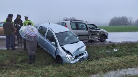 Rozvodněné řeky i potoky, dopravní nehody, záchrana muže i použití defibrilátoru, hasiči mají pernou sobotu