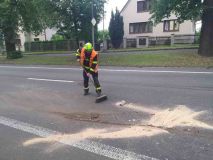 OBRAZEM: Při nehodě se zranilo pět lidí, děti dostaly od hasičů hračky pro uklidnění