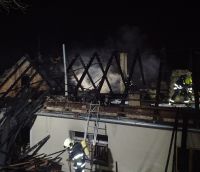 Elektrický kotel vzplál, chytla i střecha rodinného domu. Požár způsobil škodu čtyři miliony korun