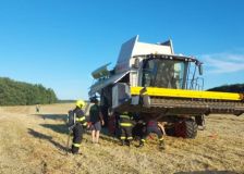 V Lipolticích se vzňal kombajn, škoda dosáhla 200 tisíc korun