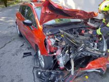 Při dopravní nehodě u Sezemic byl jeden z účastníků zraněn