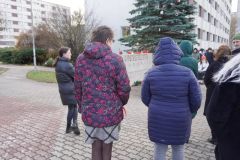 Univerzita Pardubice se připojila k pietě za oběti útoku na Filozofické fakultě UK, připojit se či pomoci můžete i vy
