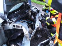 Při nehodě u Opočínku vylétl z auta motor
