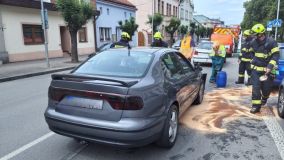 Sedmnáct událostí si od pátečního odpoledne do sobotního rána vyžádalo zásah hasičů