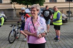 Lidé vyrazili z Pardubic na cyklotour pro děti po onkologické léčbě