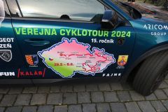 Lidé vyrazili z Pardubic na cyklotour pro děti po onkologické léčbě
