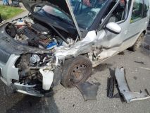 Dnešní nehoda dvou osobních vozidel v Dubanech se neobešla bez zranění