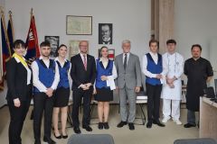 Obrazem: Prezident a první dáma v Pardubickém kraji. Kromě Pardubic navštívili také Kramářovu chatu či dělostřeleckou tvrz Bouda, došlo i na debatu s občany
