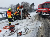 OBRAZEM: Hasiči cvičí na nové silnici. Připravují se na nehody, které se tam mohou stát