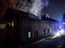 V Chocni hořela ubytovna, evakuováno muselo být 17 lidí